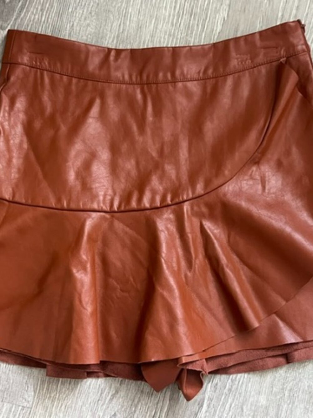 DO & BE Tan Mini Skort